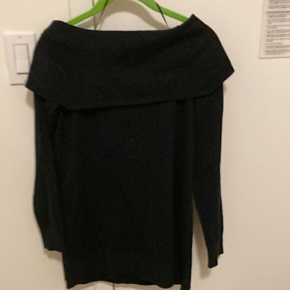 525 America Cowl Neck/long Sleeve Top in Black. Size Small. Fits like a medium. - Picture 2 of 6